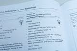 Das Bild zeigt eine Anleitung für ein Experiment, bei dem Schüler einen Autobeleuchtungstest durchführen. Es listet benötigte Materialien wie Flachbatterien, Polklemmungen und eine Glühlampe auf, um den Aufbau zu erläutern.