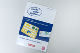 Das Bild zeigt ein Lehrmaterial mit dem Titel "Mathe sicher können", das sich auf die Förderung grundlegender mathematischer Kompetenzen konzentriert. Es enthält Elemente zur Veranschaulichung von Brüchen, Prozentsätzen und Dezimalzahlen, herausgegeben von Cornelsen.
