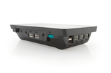 Das Bild zeigt ein kompaktes Gerät mit mehreren USB-Anschlüssen und Bedienelementen. Es scheint für den Bildungsbereich konzipiert zu sein und könnte für Experimente oder technische Anwendungen verwendet werden.