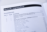 Das Bild zeigt eine Übersicht über experimentelle Bauteile für den Bereich Mechanik, die magnethaftend sind. Es listet verschiedene Einzelteile mit deren Bezeichnungen, Anzahl und Bestellnummern auf, die für den Unterricht im deutschen Bildungswesen verwendet werden.