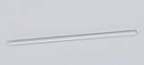 Das Bild zeigt ein langes, transparentes Glasröhrchen, das typischerweise in Experimenten verwendet wird. Es dient wahrscheinlich zur Durchführung chemischer Analysen oder als Gefäß für Flüssigkeiten.