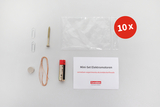 Das Bild zeigt ein Mini-Set für Elektromotoren mit verschiedenen Komponenten wie einer Batterie, Draht, einem Magneten, einer Schraube und Büroklammern. Zudem ist eine Informationskarte mit dem Titel "Mini-Set Elektromotoren" sowie eine durchsichtige Tüte abgebildet.