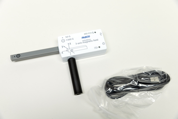 Digitale Messwerterfassung von Magnetfeldern: 3-achsiger Pasco-Sensor mit Bluetooth & USB. Misst X, Y, Z & Resultierende.