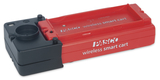 Ein rot-schwarzer PASCO Wireless Smart Cart für physikalische Experimente ist auf weißem Hintergrund abgebildet. Das Gerät dient der kabellosen Messung von Bewegungsparametern im Bildungsbereich.